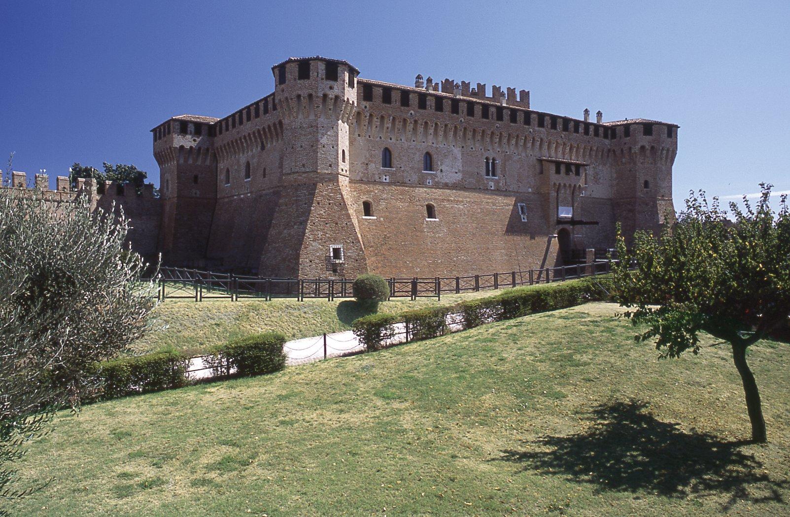 Blick auf die historische Burganlage von Gradara