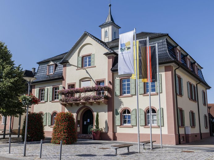 Blick auf das Rathaus Muggensturm